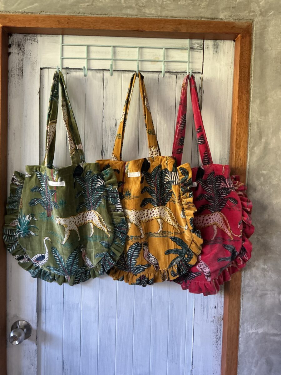 ベロアジャングルのバッグ - Image 2