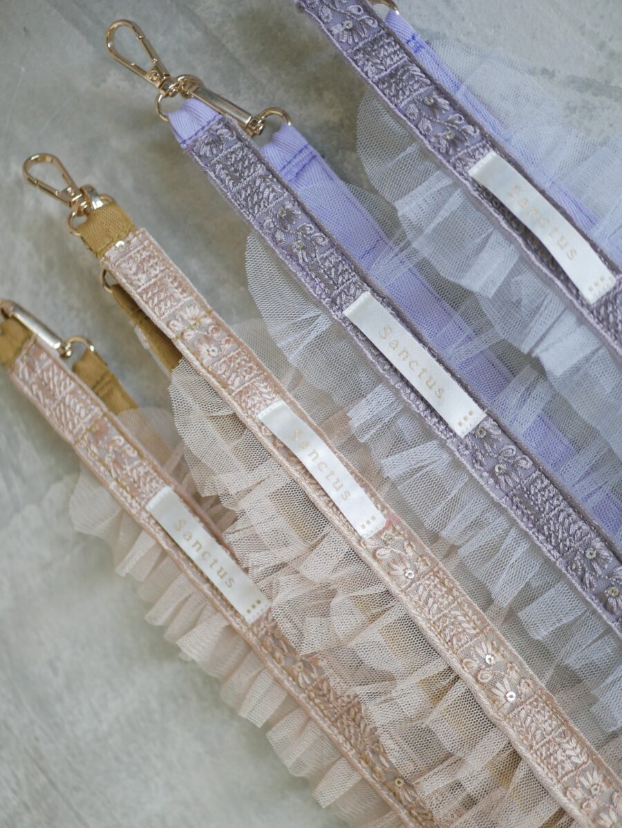 ストラップ🎀インド刺繍リボン×チュール